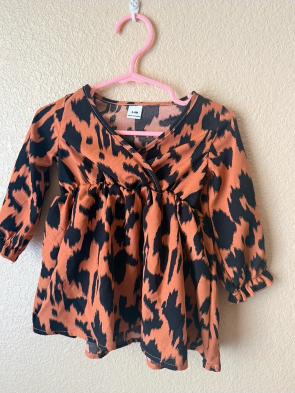 Unbranded Girls' Orange & Black Long-Sleeve Top
